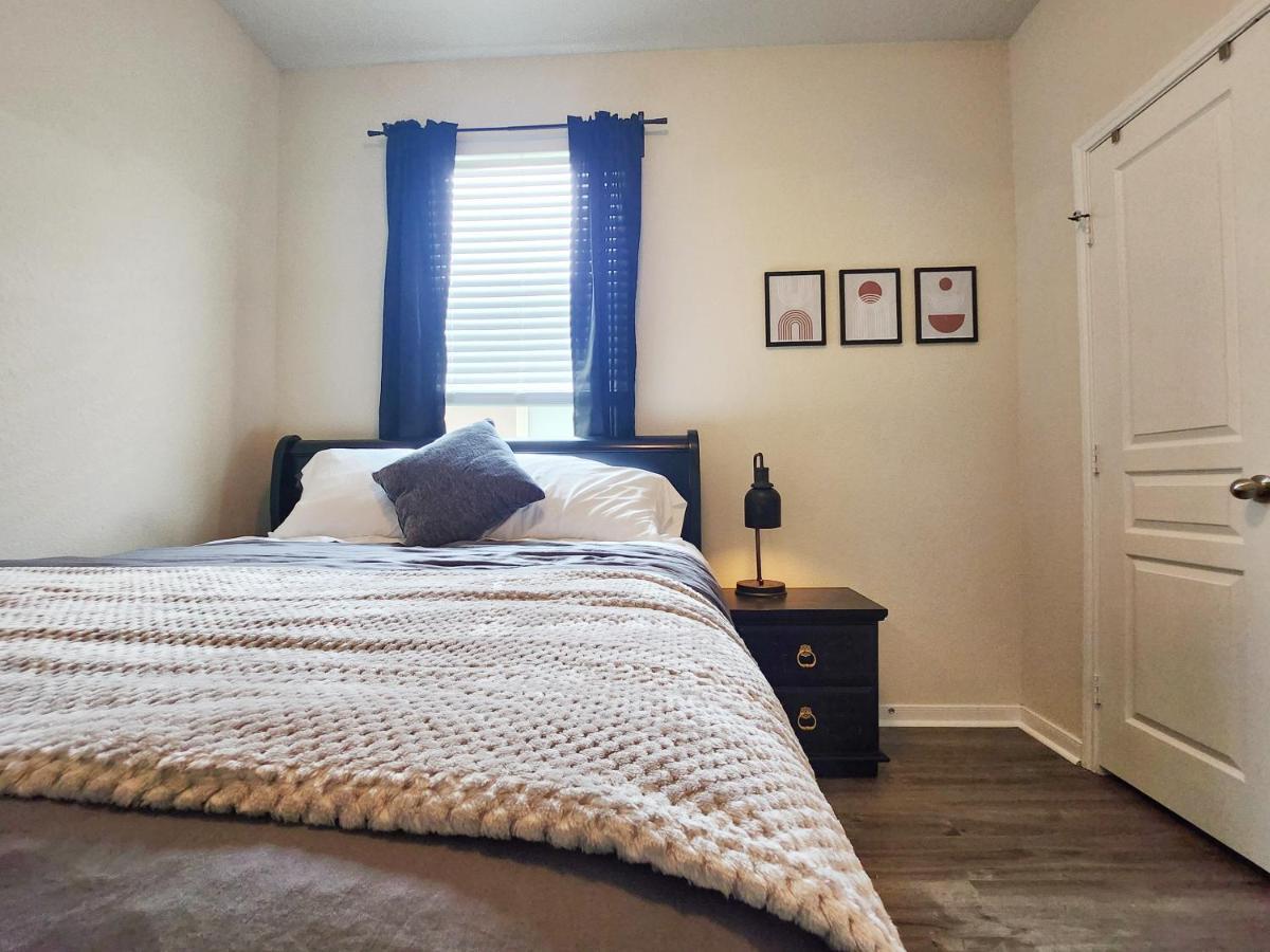 4 Bedroom Home Near Downtown Med Center Nrg Stadium Pearland Skyview Long By Ion Rentals Х'юстон Екстер'єр фото