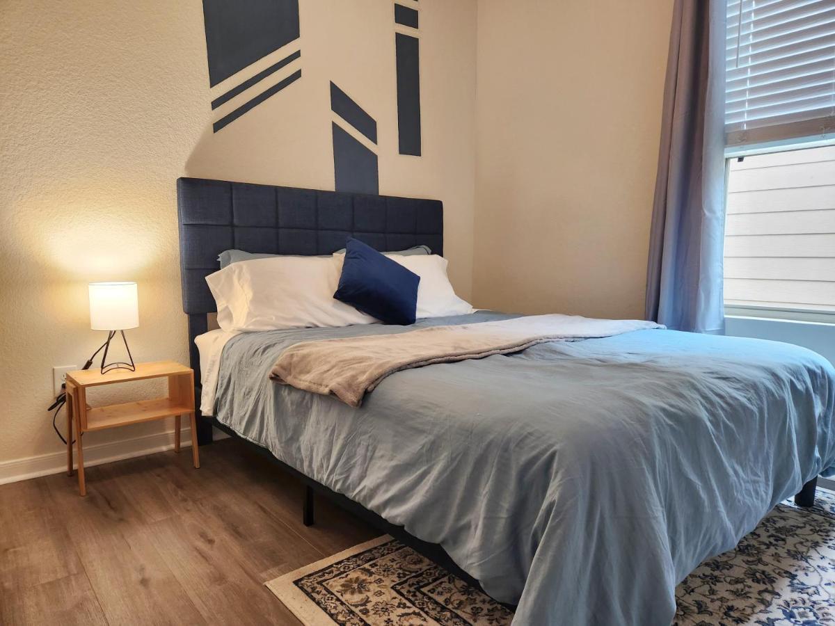 4 Bedroom Home Near Downtown Med Center Nrg Stadium Pearland Skyview Long By Ion Rentals Х'юстон Екстер'єр фото