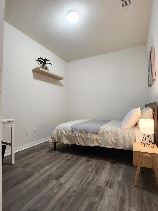4 Bedroom Home Near Downtown Med Center Nrg Stadium Pearland Skyview Long By Ion Rentals Х'юстон Екстер'єр фото