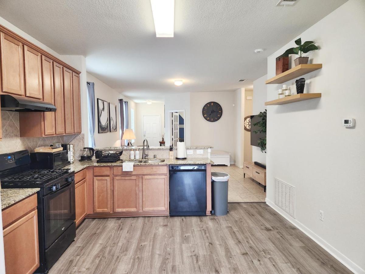 4 Bedroom Home Near Downtown Med Center Nrg Stadium Pearland Skyview Long By Ion Rentals Х'юстон Екстер'єр фото