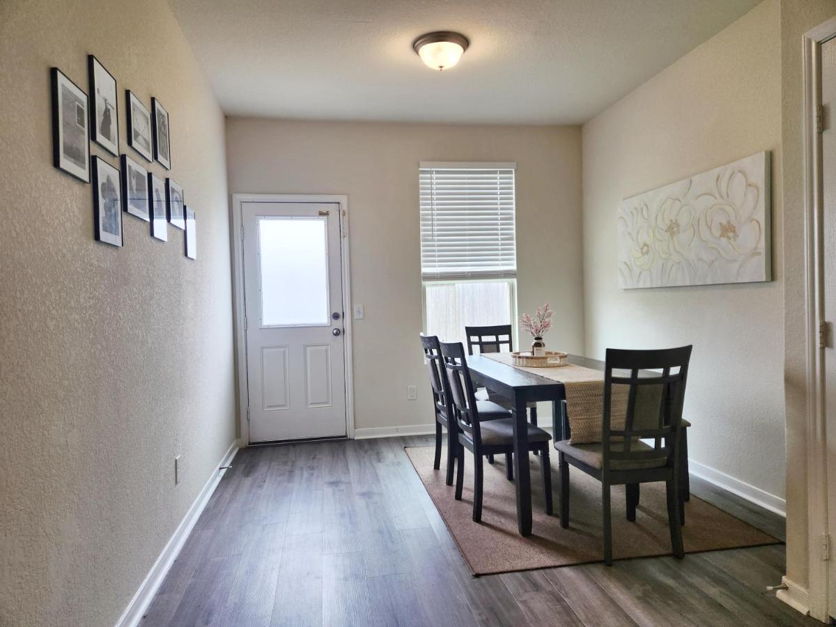 4 Bedroom Home Near Downtown Med Center Nrg Stadium Pearland Skyview Long By Ion Rentals Х'юстон Екстер'єр фото