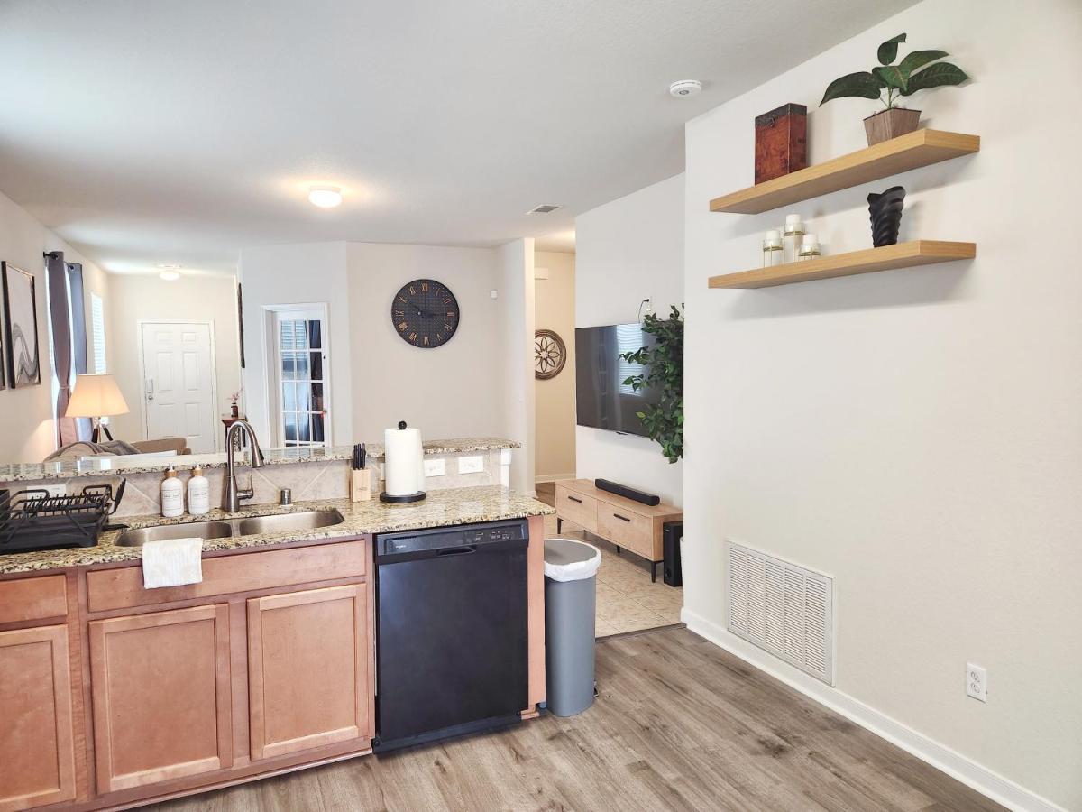 4 Bedroom Home Near Downtown Med Center Nrg Stadium Pearland Skyview Long By Ion Rentals Х'юстон Екстер'єр фото