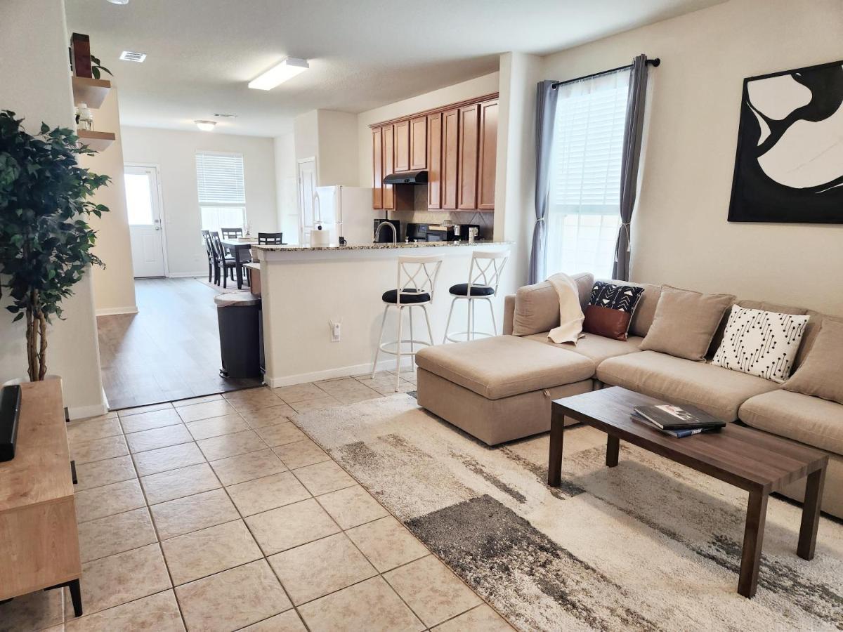 4 Bedroom Home Near Downtown Med Center Nrg Stadium Pearland Skyview Long By Ion Rentals Х'юстон Екстер'єр фото